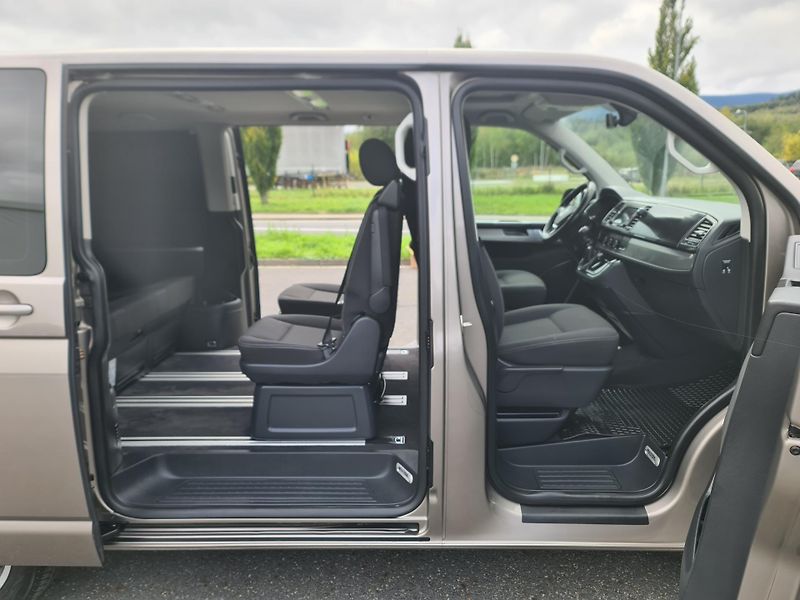 Volkswagen Transporter (2016) MULTIVAN 2.0TDi 110-KW OLOMOUC - fotka 17 z 103