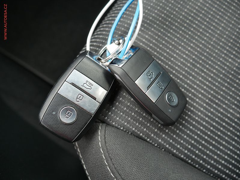 Kia Sportage (2018) 1.6T-GDI, 2.maj,ČR, navi - fotka 24 z 25