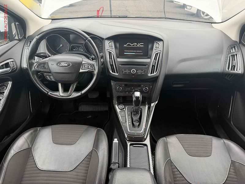 Ford Focus (2015) 2.0 TDCi, Titanium, AT, bixen - fotka 8 z 18