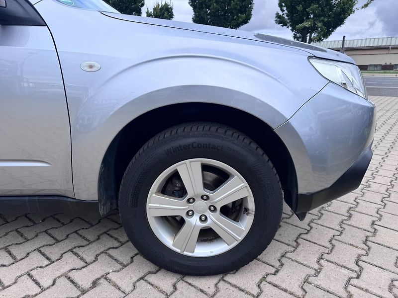 Subaru Forester (2008) 4X4 2,0i 110 KW AUTOMAT KOLA - fotka 17 z 41