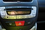 Peugeot 107 1.0i 68PS 5-dv. KLIMA-ZADÁNO! - náhled 22