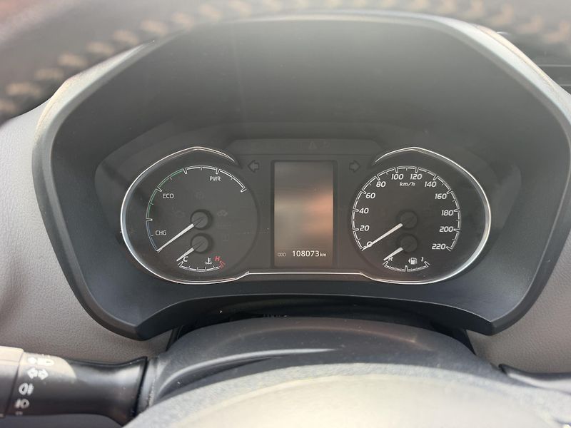 Toyota Yaris (2019) 1.5 Hybrid Select - fotka 14 z 16