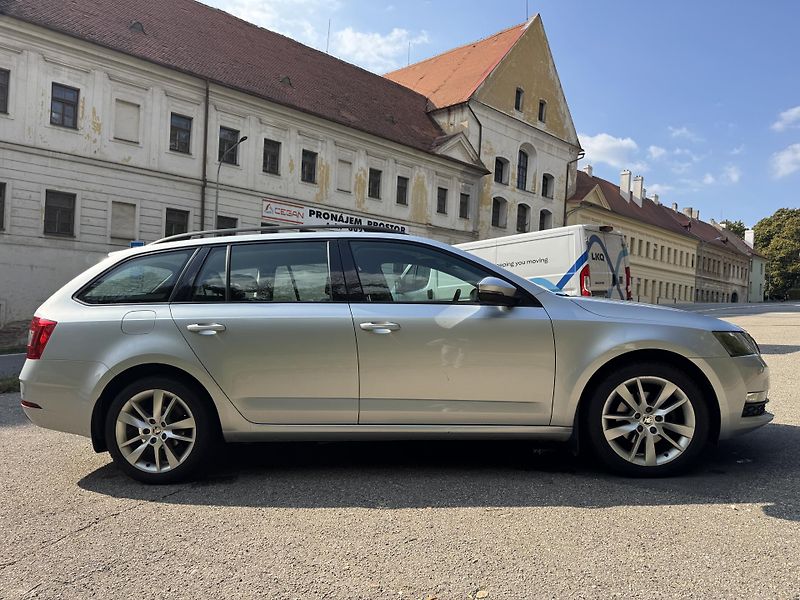 Škoda Octavia 1.5TGi původ ČR  - fotka 7 z 23