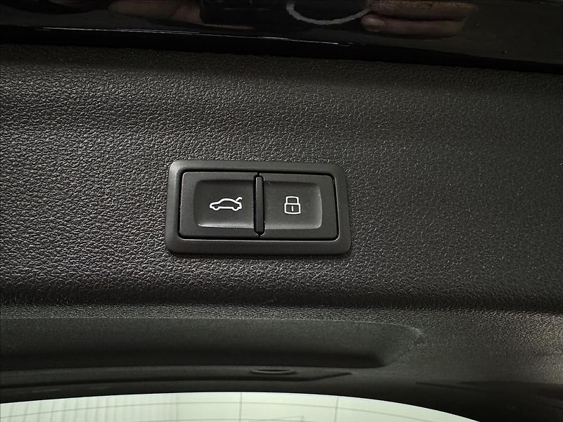 Audi A6 40TDI Q S-Line R20 Matrix LED - fotka 34 z 43
