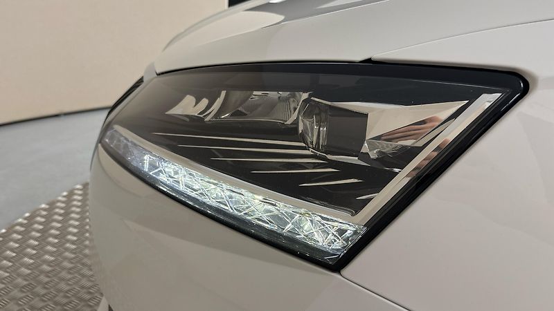 Škoda Fabia 1.0 TSI Style Combi - fotka 18 z 23