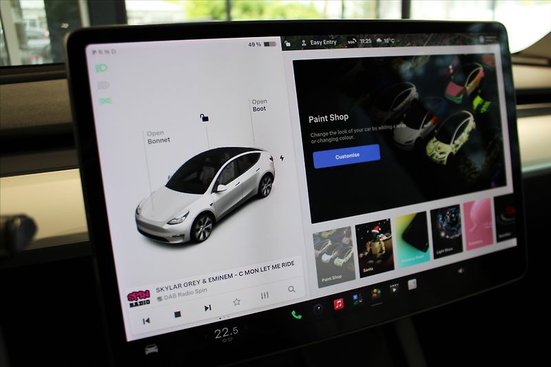 Tesla Model Y Long Range Dual Motor AWD Tažn - fotka 17 z 26