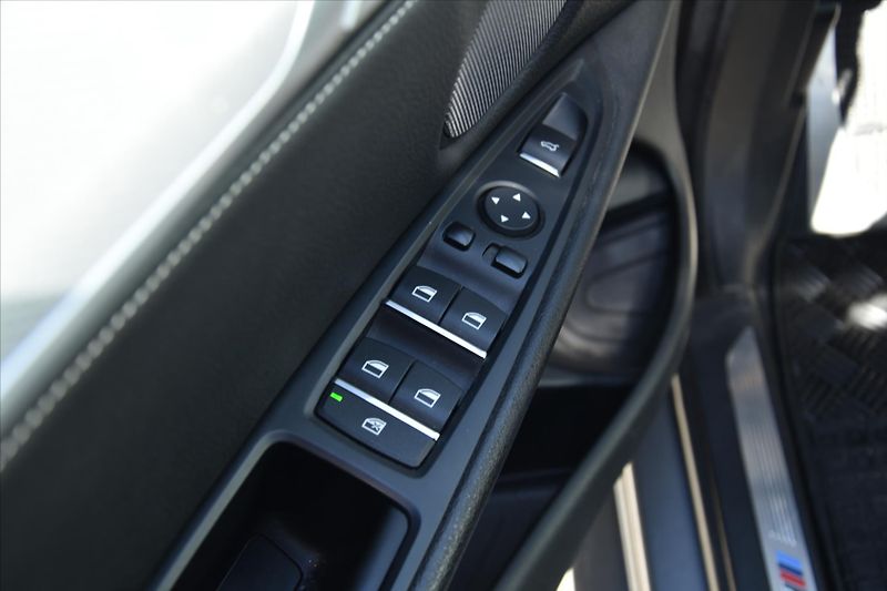 BMW X6 xDrive 30d 190kW M-PAKET ČR - fotka 24 z 28