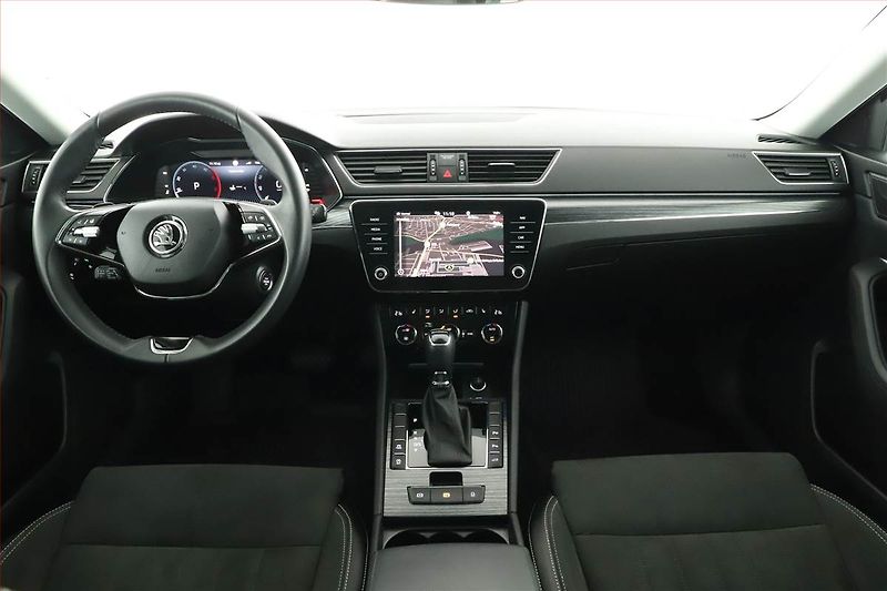 Škoda Superb (2024) 2.0 TDI - fotka 19 z 21