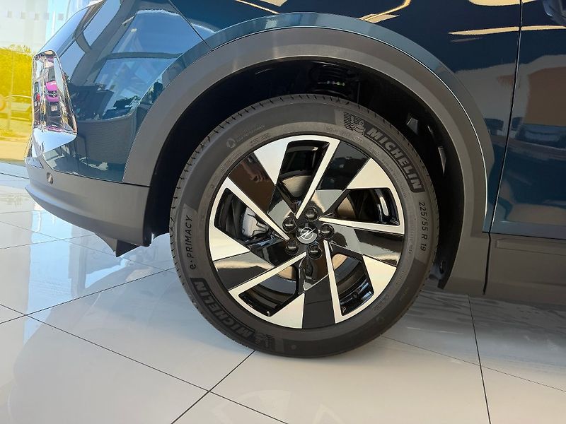 Opel Grandland (2026) Ultimate Hybrid 1,2T 145k AT - fotka 4 z 29