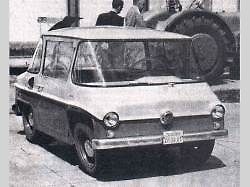 Moravan M 56 (vlevo) spolu s prototypem Avia.