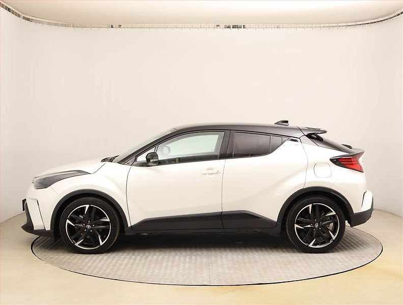 Toyota C-HR (2022) GR Sport 2.0 Hybrid - fotka 3 z 26