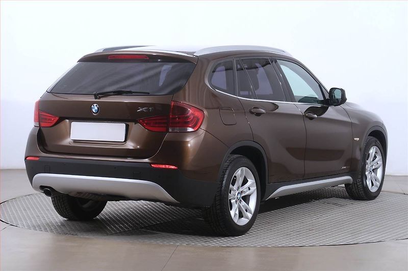 BMW X1 (2012) xLine xDrive20d, 4X4, Automat - fotka 5 z 17