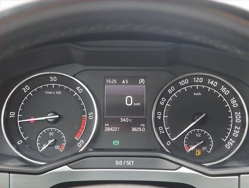 Škoda Superb (2016) 2.0 TDI, Automat, Navi - fotka 11 z 19