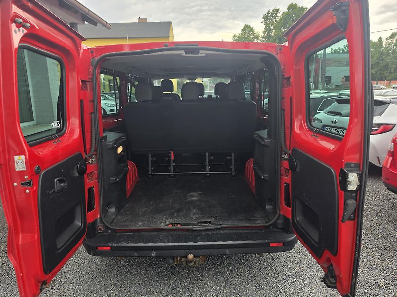 Renault Trafic 1.6 dci 125 Long 9.mist tz - fotka 5 z 19