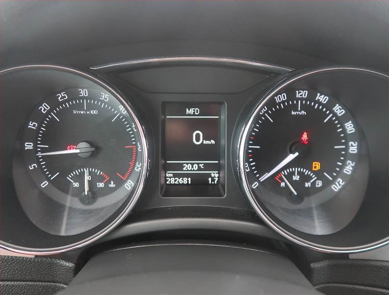 Škoda Superb (2012) 2.0 TDI, Serv.kniha, Tempomat - fotka 11 z 13