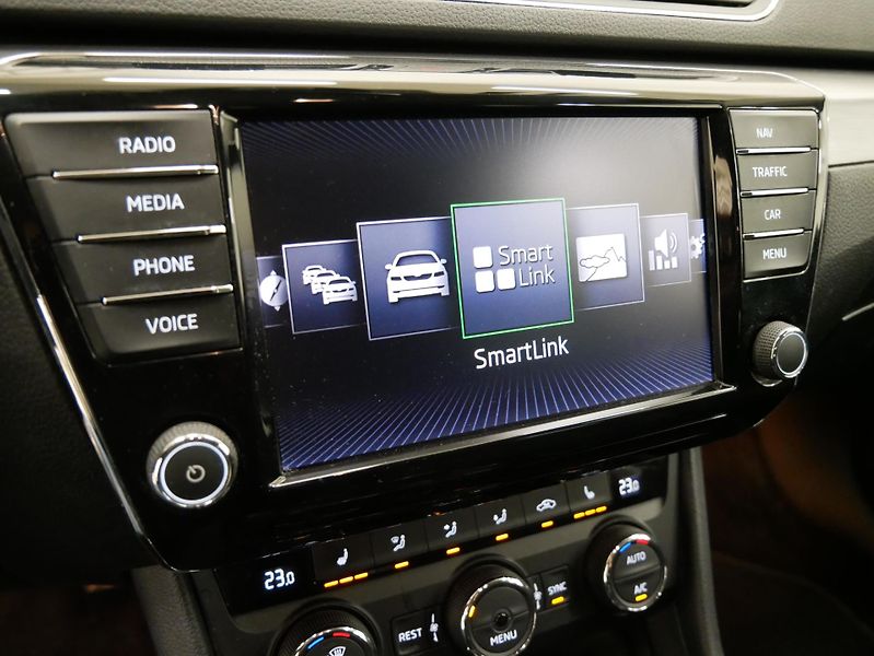 Škoda Superb - fotka 18 z 24