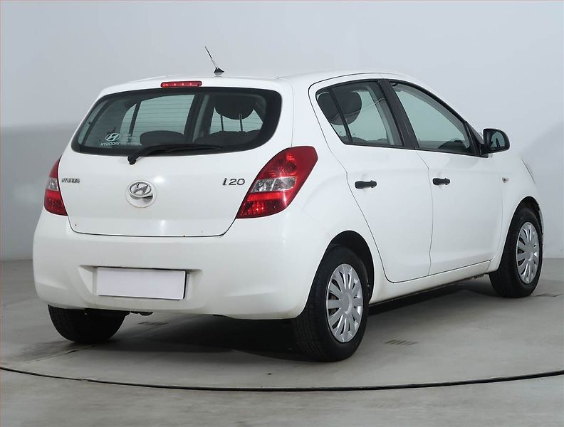Hyundai i20 (2011) 1.2, po STK, oblíbený vůz - fotka 5 z 16