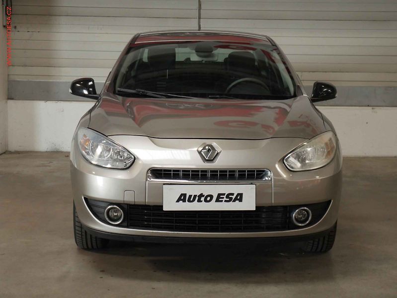 Renault Fluence (2011) 1.6 16V, AC, STK3/28 - fotka 2 z 18