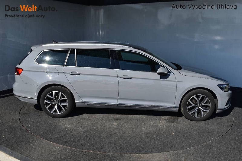 Volkswagen Passat Variant (2023) 2.0TDI 110kW DSG, LED,CZ - fotka 6 z 23