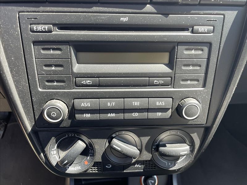Volkswagen Fox jen 96. tis. km*nová STK* - fotka 20 z 35