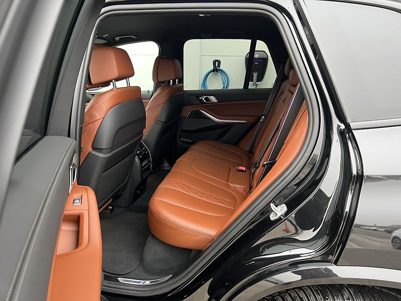 BMW X5 xDrive 30d M-Sport - fotka 8 z 33