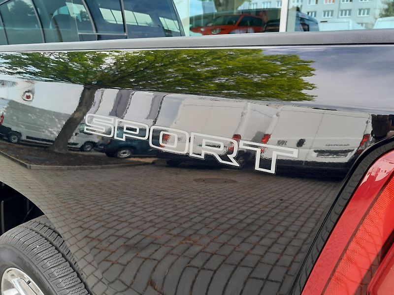 Dodge RAM (2024) 1500, 5.7 V8  Laramie - fotka 10 z 43