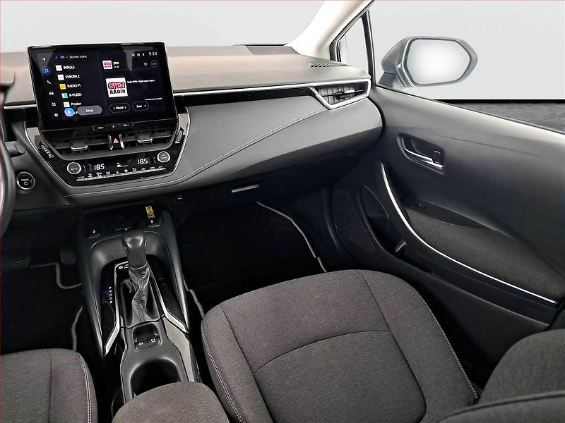 Toyota Corolla (2023) 1.8 Hybrid - fotka 8 z 20