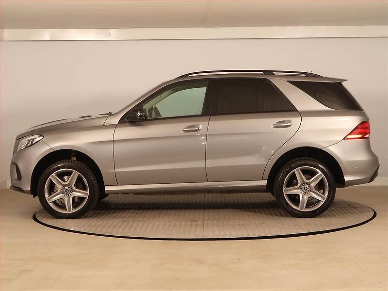 Mercedes-Benz GLE (2016) 350 d - fotka 3 z 22