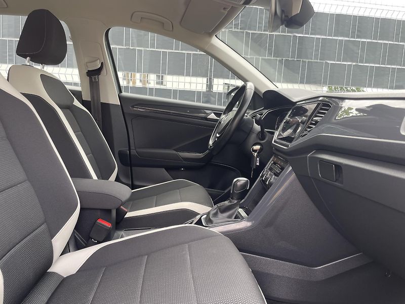 Volkswagen T-Roc (2019) 2.0 TDI 110 kW DSG SPORT - fotka 13 z 34