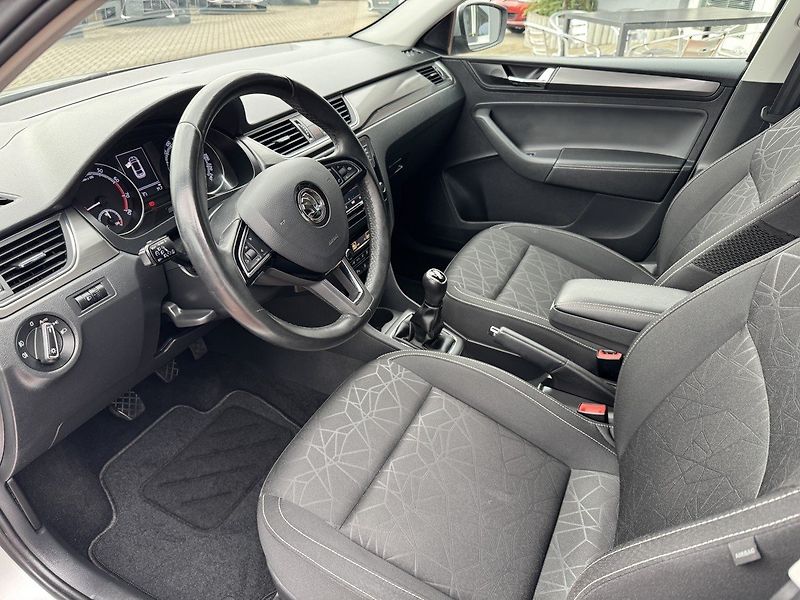 Škoda Rapid (2018) 1.0TSi Xenony Digi Klima DAB - fotka 24 z 48