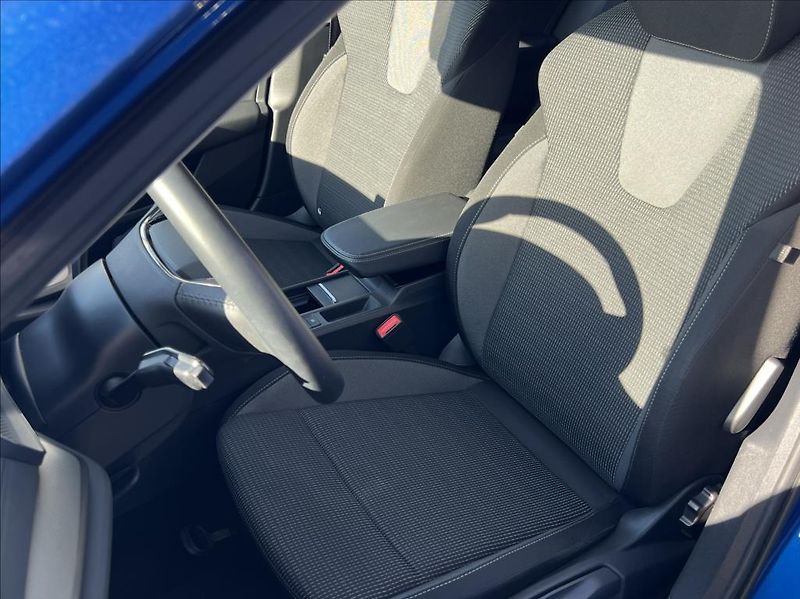 Škoda Octavia 2,0 TDi Ambition LED záruka - fotka 9 z 29