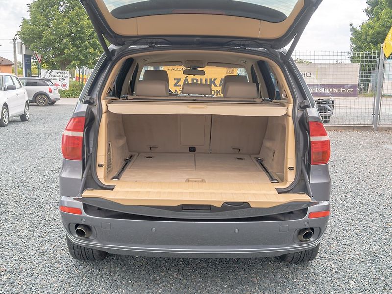 BMW X5 (2007) 3.0D 173KW 7sed – PO SERVISU - fotka 44 z 50