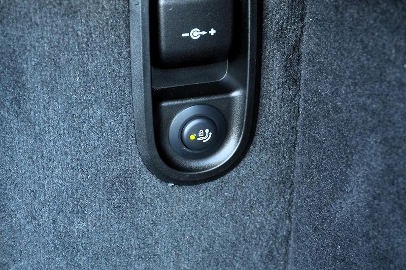 BMW Řada 6 640i xDrive, ČR,Webasto,Vzduch - fotka 38 z 42