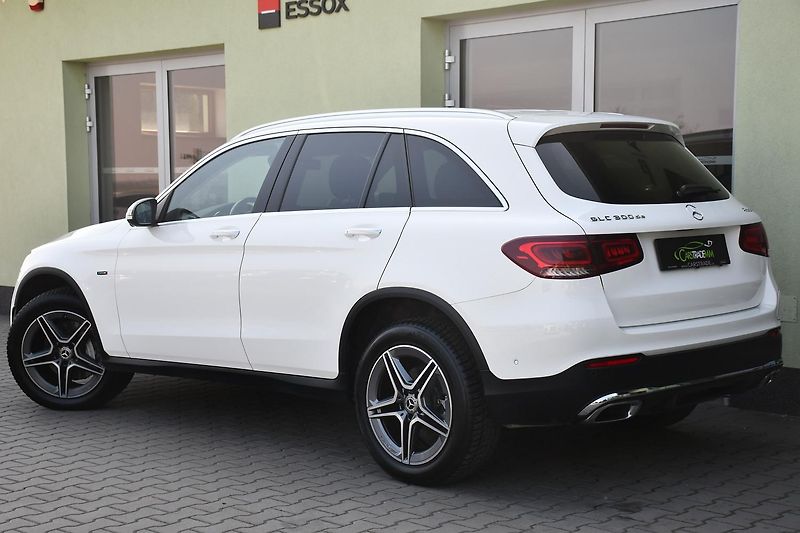 Mercedes-Benz GLC 300de 4MATIC ČR - fotka 3 z 42