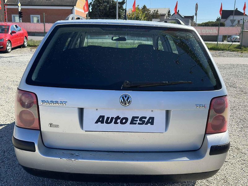 Volkswagen Passat (2003) 1.9TDi, Výhř.sed. - fotka 5 z 16