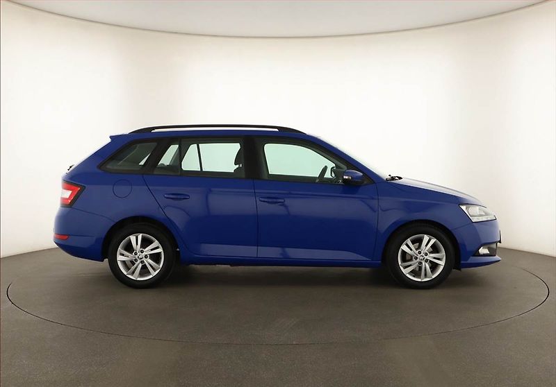 Škoda Fabia (2021) Ambition 1.0 TSI, Serv.kniha - fotka 6 z 13