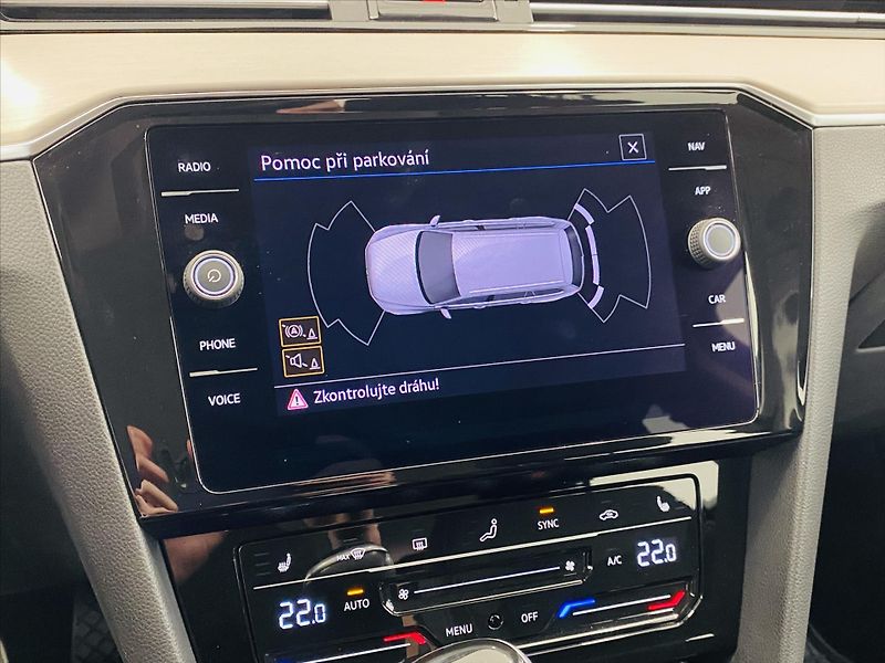 Volkswagen Passat 2,0 TDI 110kW Elegance - fotka 16 z 22