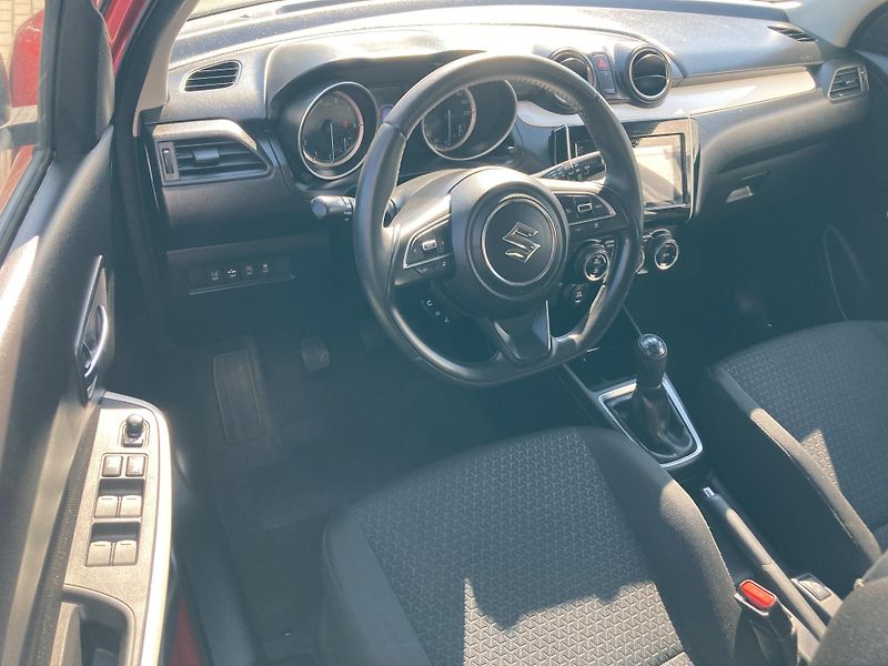 Suzuki Swift (2017) 1,0SHVS Elegance * ZÁRUKA * - fotka 2 z 2