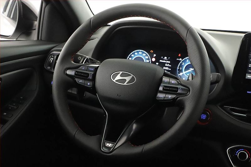 Hyundai i30 (2025) 1.5 T-GDI MHEV 48V, N- Line - fotka 11 z 12
