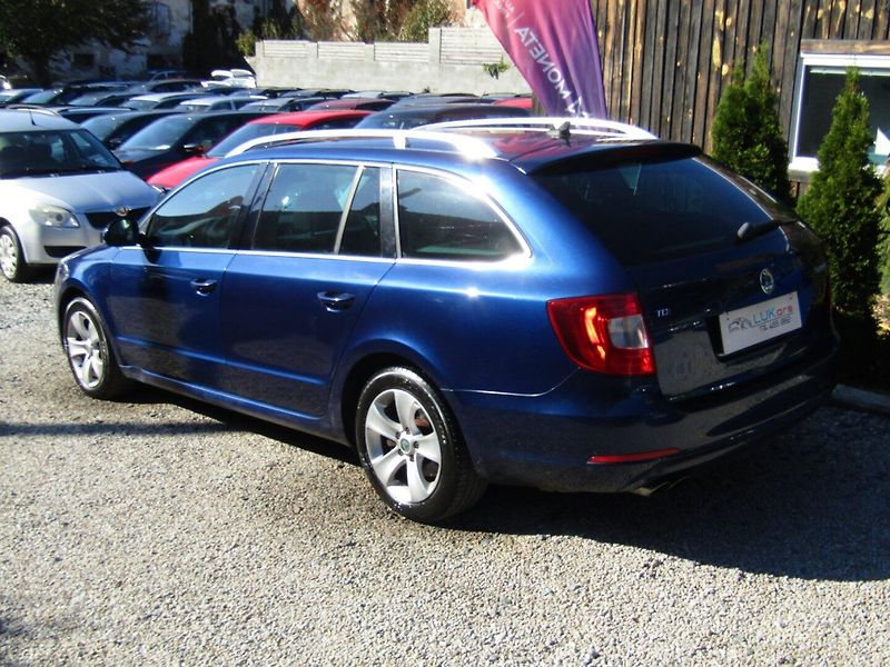 Škoda Superb (2011) 2.0 TDI CR 103kW - fotka 5 z 42