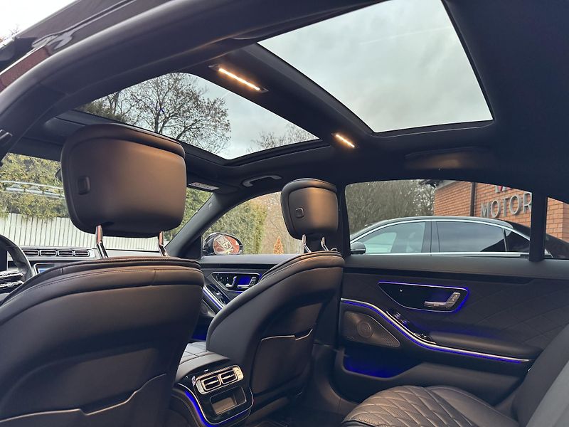 Mercedes-Benz Třídy S S580L-4M-AMG-3D-R21-PANO - fotka 18 z 28
