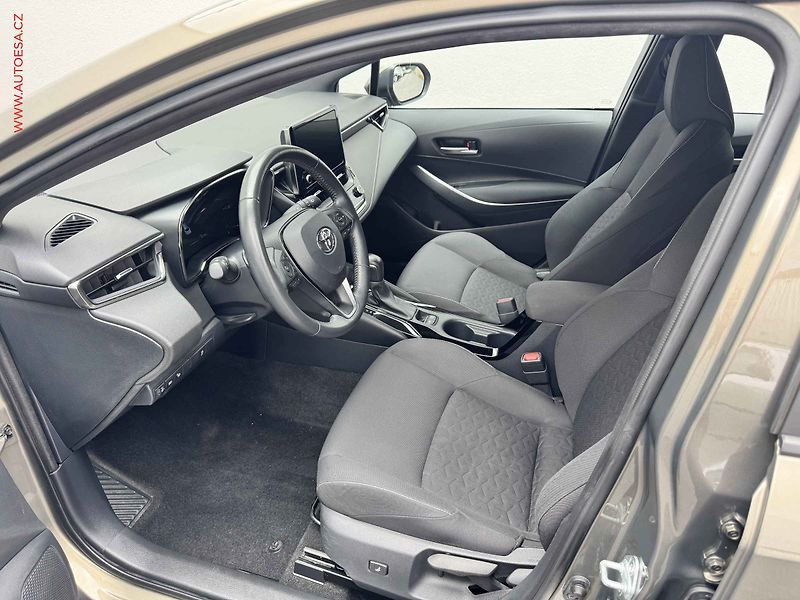 Toyota Corolla (2022) 2.0i, 2.maj,ČR, Comfort, AT - fotka 9 z 16