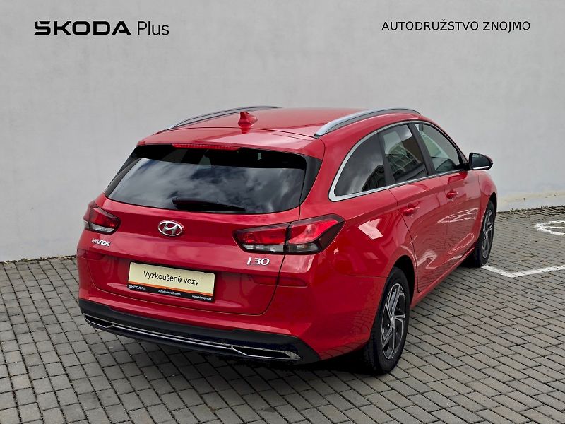 Hyundai i30 (2022) SW Family Smart 1,5GDi 80kW - fotka 2 z 29