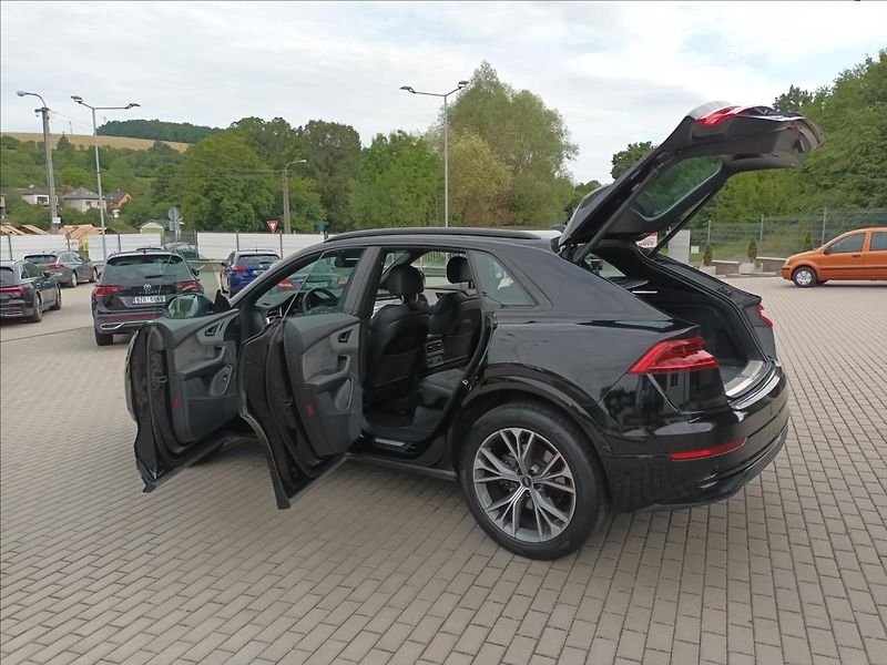 Audi Q8 3,0 TDI,210KW,S-line,1MAJ,LED, - fotka 10 z 37