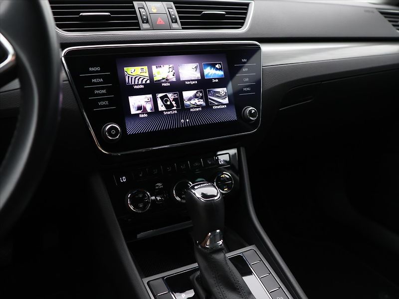 Škoda Superb 2.0 TDI 110kW Style LED  DSG - fotka 17 z 28