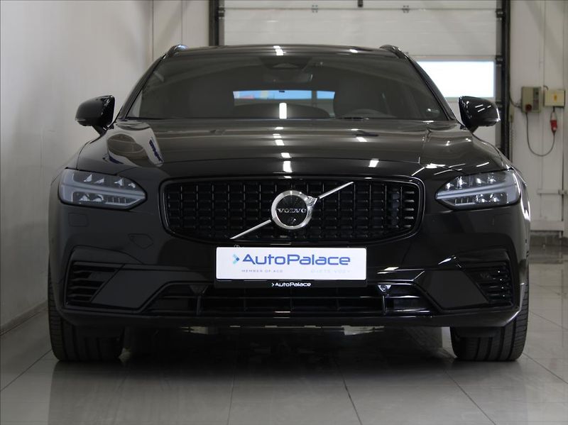 Volvo V90 2,0 T8 AWD PLUS Dark 59tkm. - fotka 2 z 27