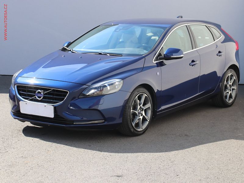 Volvo V40 (2014) 1.6D, AT - fotka 3 z 3