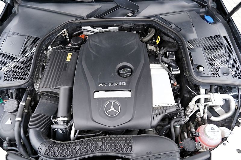 Mercedes-Benz Třídy C C 350e Plug -in hybrid/280PS - fotka 10 z 40