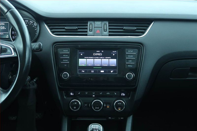 Škoda Octavia (2014) 2.0 TDI, 4X4, Xenony - fotka 12 z 21