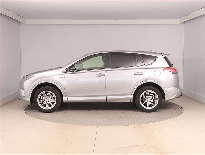 Toyota RAV4 (2018) 2.5 Hybrid, 4X4, Automat - fotka 3 z 16